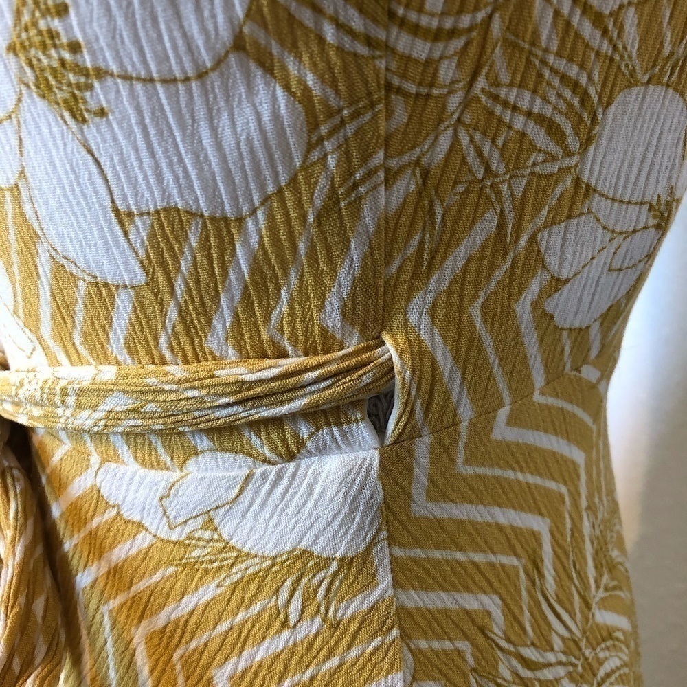LULU'S Women's Wonderful Ways Yellow Floral Print Faux Wrap Skater Dress XS Yell - Picture 6 of 13